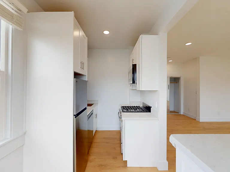 4736 Balboa St #201 — Photo 2