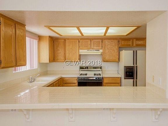 4th image of 928 Seabury Hill Ct