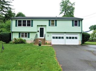 33 Brookdale Ave, Bloomfield, CT 06002