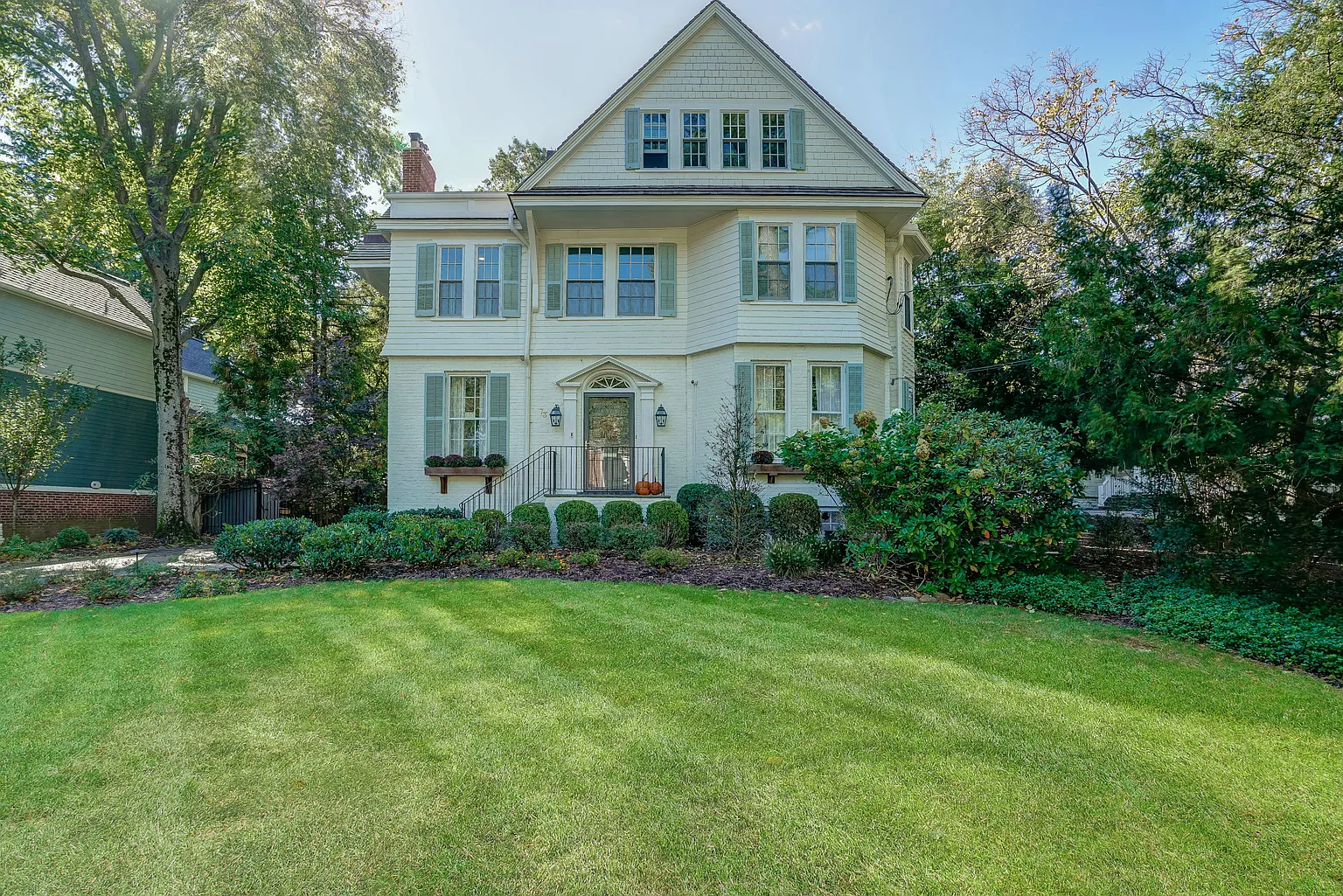 73 Knollwood Rd photo 1