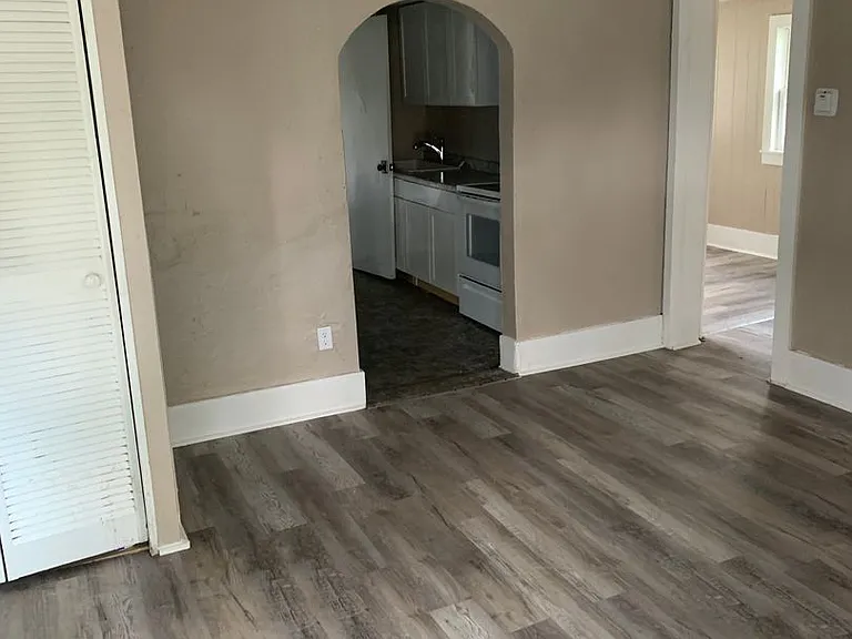 754 S 2nd St — Photo 1