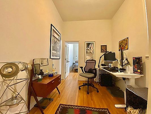 3rd image of 33 W 85th St APT 2A
