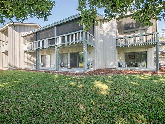 2nd image of 5060 Sherwood Ln #5060