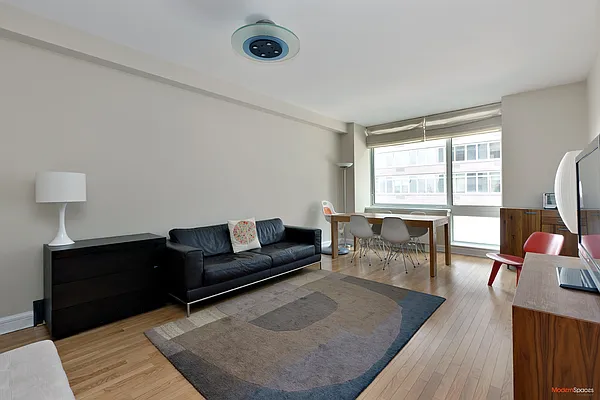 Sold by Modern Spaces | media 8