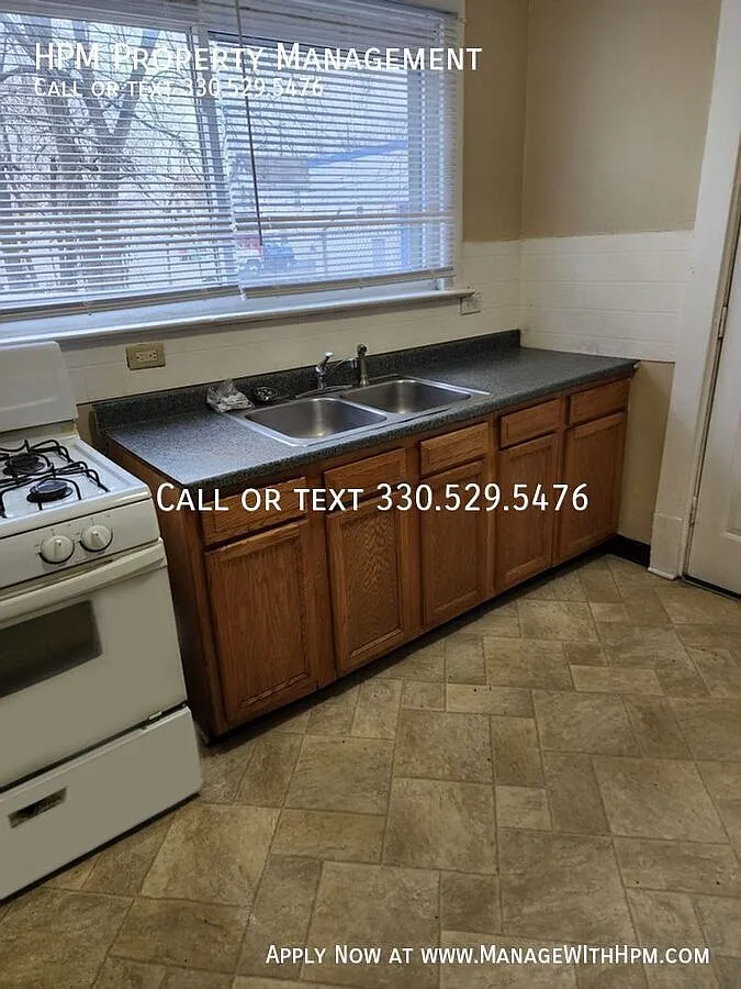 3 bed, 1.0 bath, 1100 sqft, $895 — Photo 2