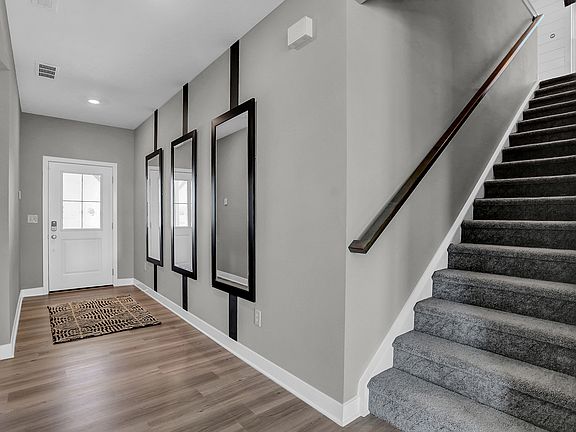 5th image of 401 Waterford Ln