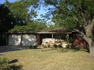 772 Random Ct, Hesston, KS 67062