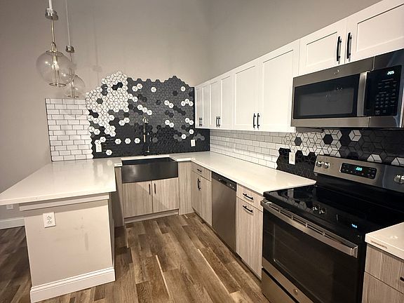 2nd image of 1530 Washington Ave #1