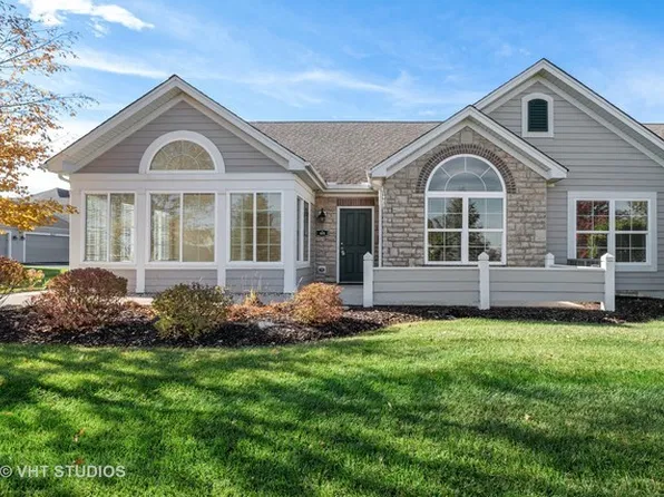 625 Schumann St, Woodstock, IL 60098