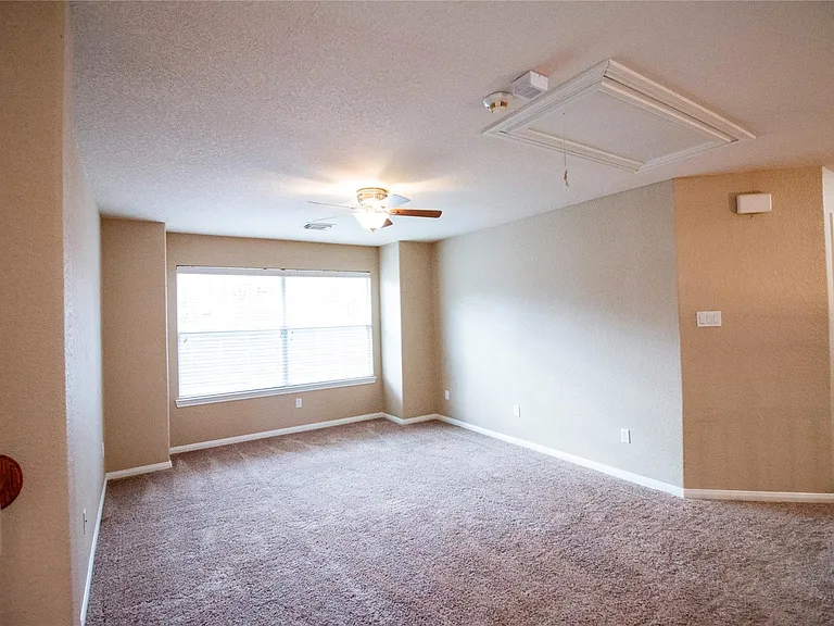 3318 Shadowcrest Ct — Photo 11