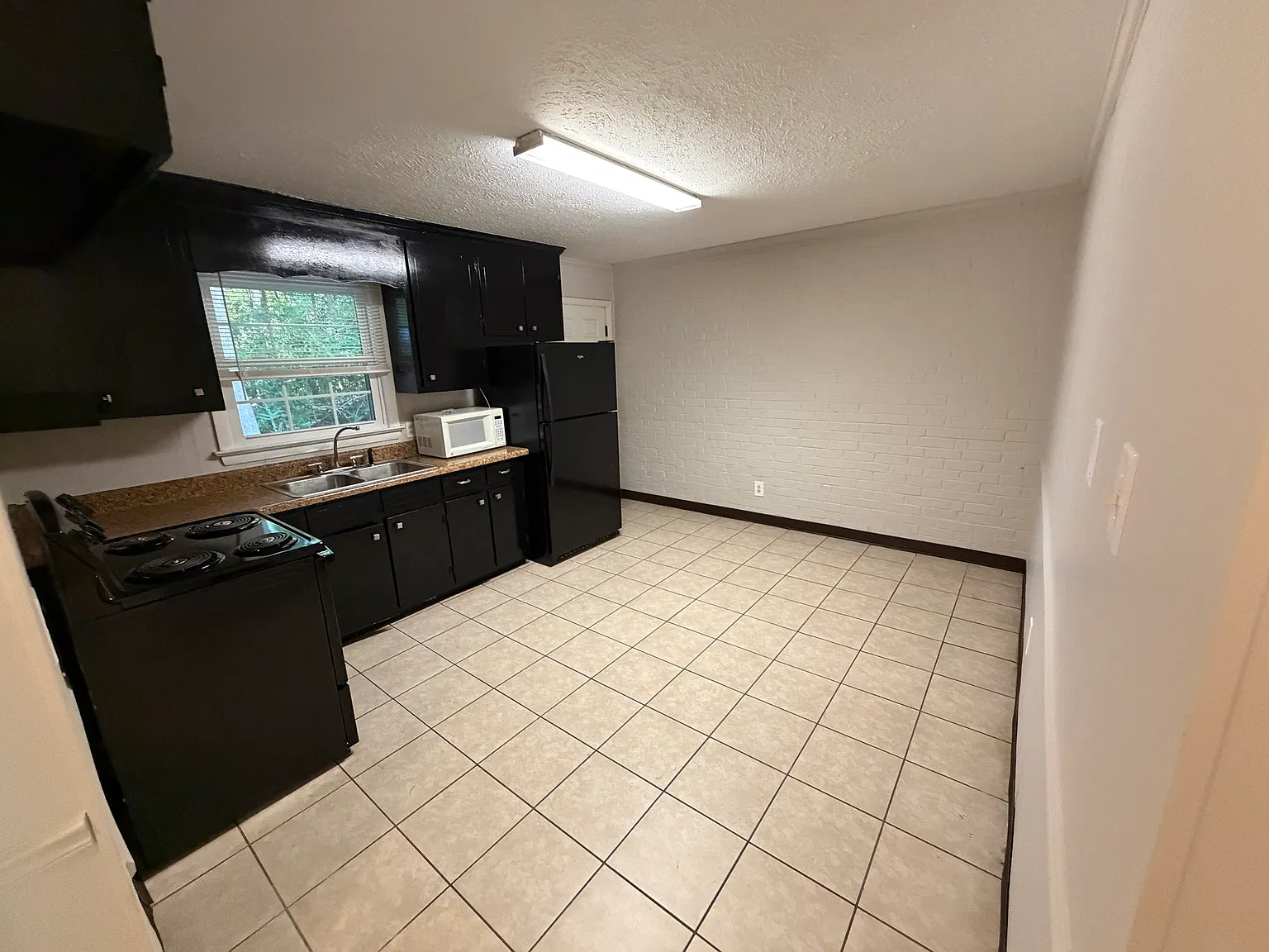 2 bed, 800 sqft, $925 — Photo 3