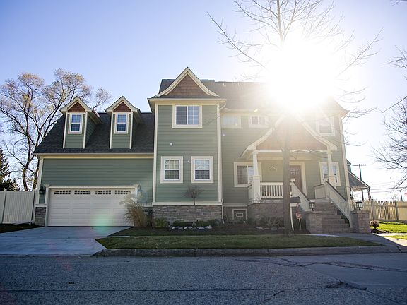 2nd image of 825 W Houstonia Ave
