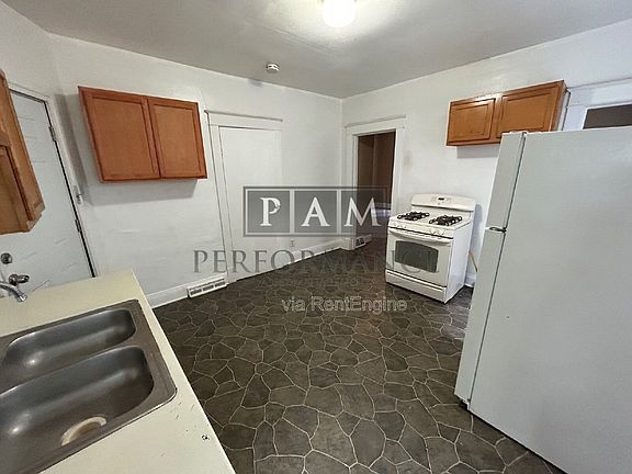 4th image of 2443 S 9th St #1