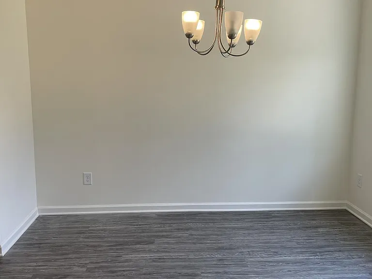 1502 Valley Brook Dr SW — Photo 4