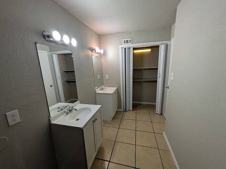 9575 Gonzales Dr — Photo 10