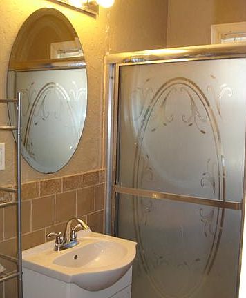 5th image of 621 SW 49th St