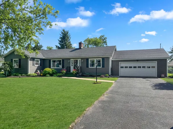 1552 Grimes Cir, Urbana, OH 43078