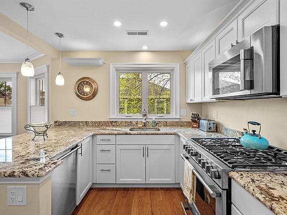 4th image of 52 Ashland St #52