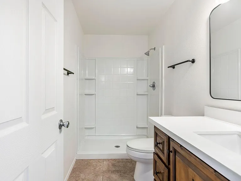 Primary En-Suite Bathroom