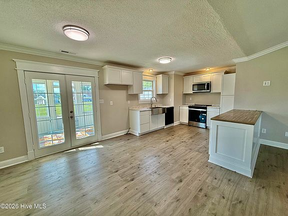4th image of 103 Plantation Road