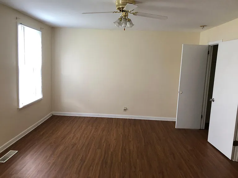 8218 Falmouth Ct — Photo 22