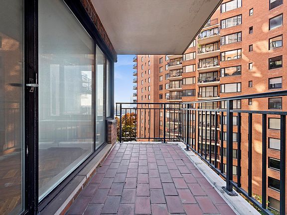 2nd image of 60 Sutton Pl S APT 7GN