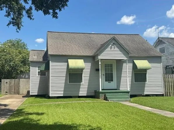 1202 17th St, Orange, TX 77630