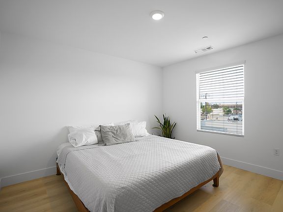 3rd image of 10294 Artesia Blvd #10294