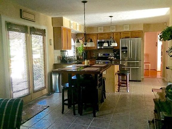 4th image of 820 Brentwood Park Dr