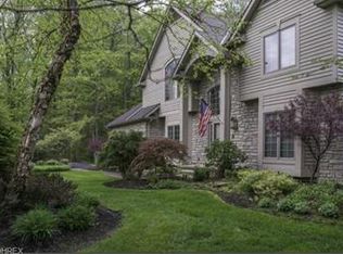 38665 Gaelic Gln, Solon, OH 44139