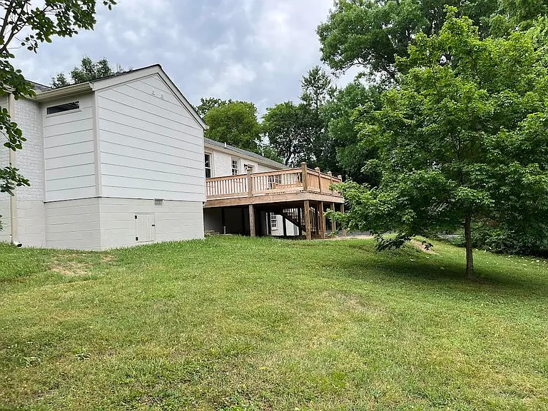 409 Barbara Dr — Photo 52