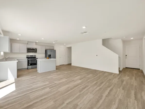 7040 Lone Sycamore St, Roseville, CA 95747