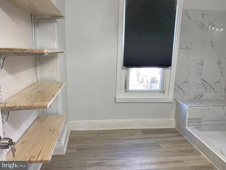 6033 Kershaw St — Photo 11