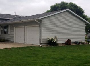 1409 West St, Wood River, NE 68883