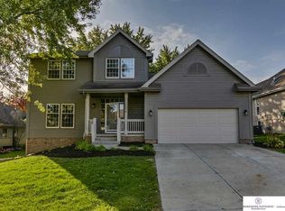 17315 William Cir, Omaha, NE 68130