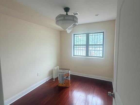 4th image of 94-01 199th St #1