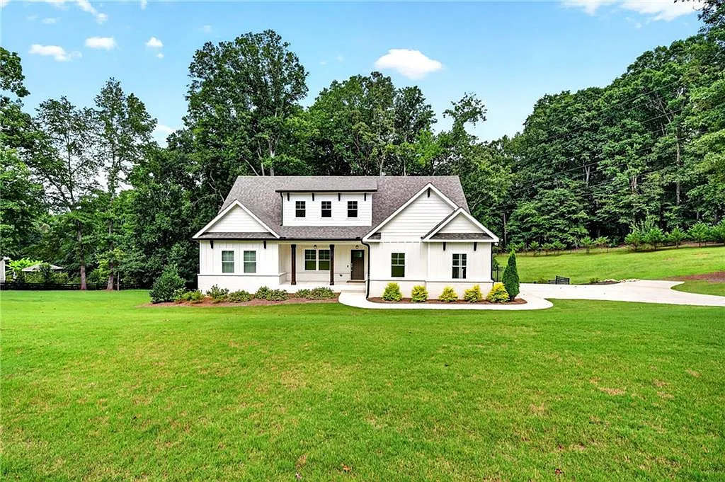 5 bed, 3.5 bath, $4,500 — Photo 2