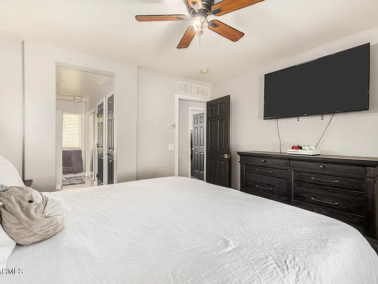 6609 W Johnson St — Photo 16