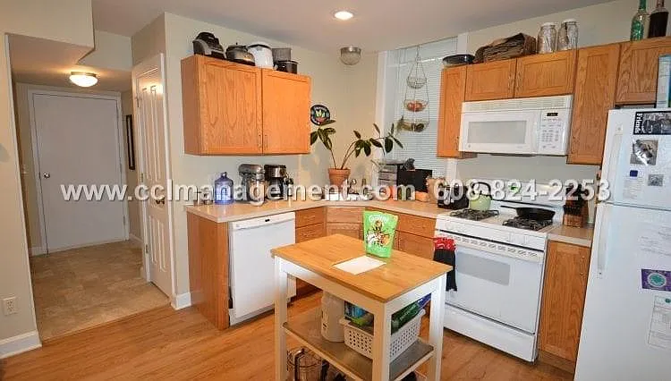 811 Spaight St #1 — Photo 3