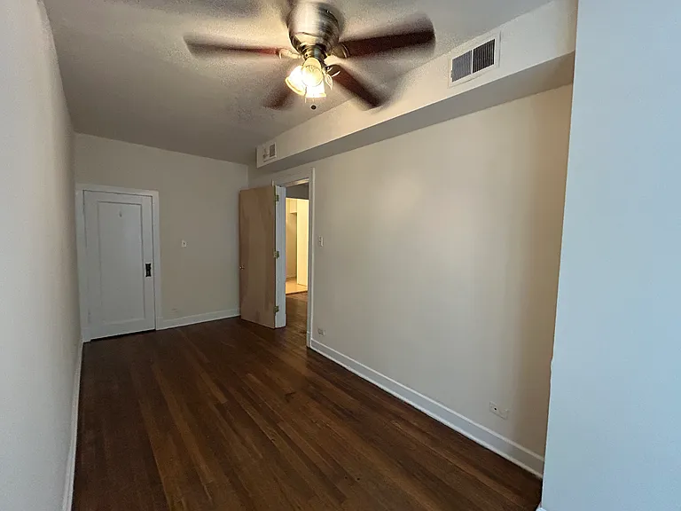 2554 W Eastwood Ave #2 — Photo 5