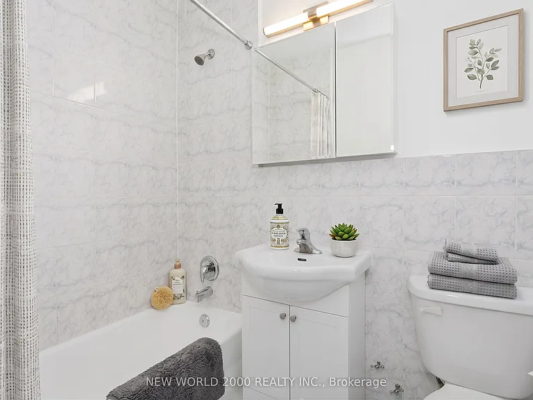49 Glen Elm Ave #406 — Photo 5
