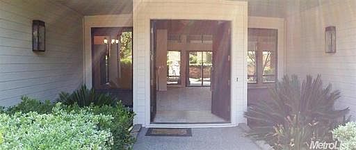 3rd image of 3331 Cove Cir