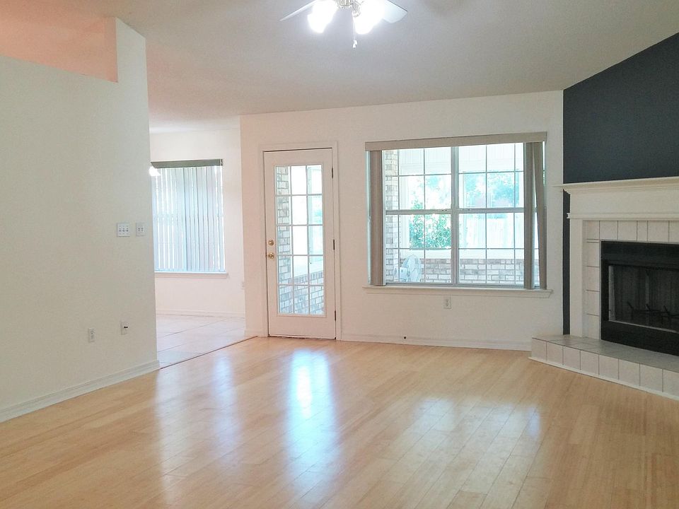 1st image of 2363 Heritage Cir