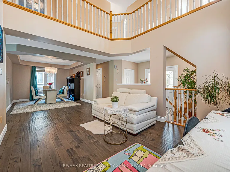 1507 Clearbrook Dr — Photo 5