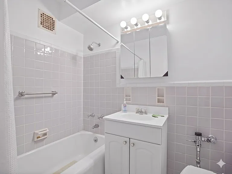 122 Ashland Pl #14A — Photo 9