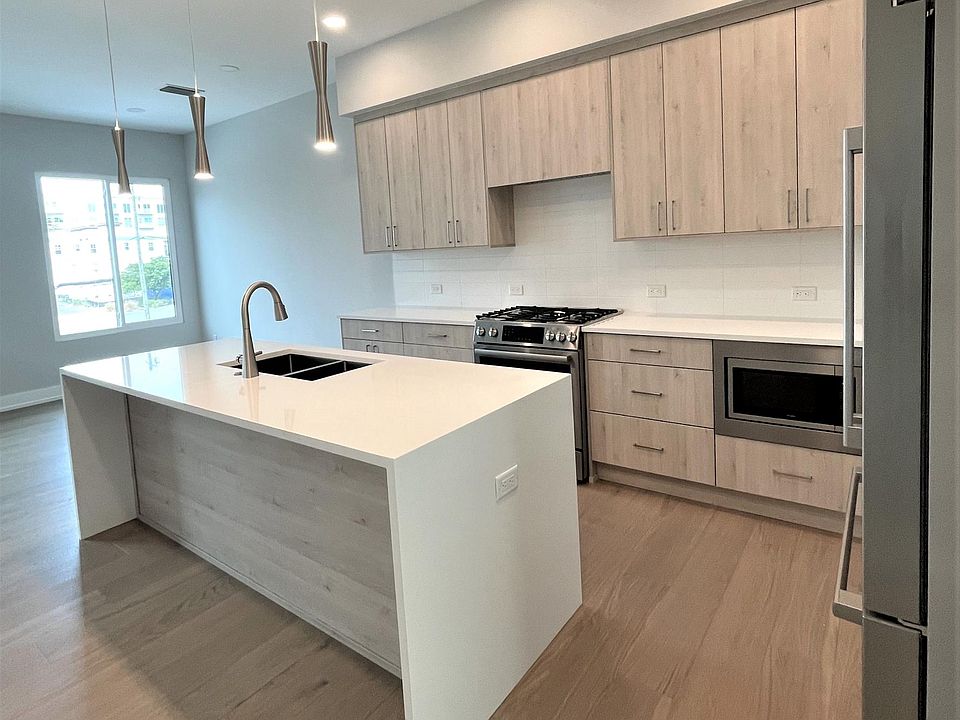1st image of 370 6th St S #370