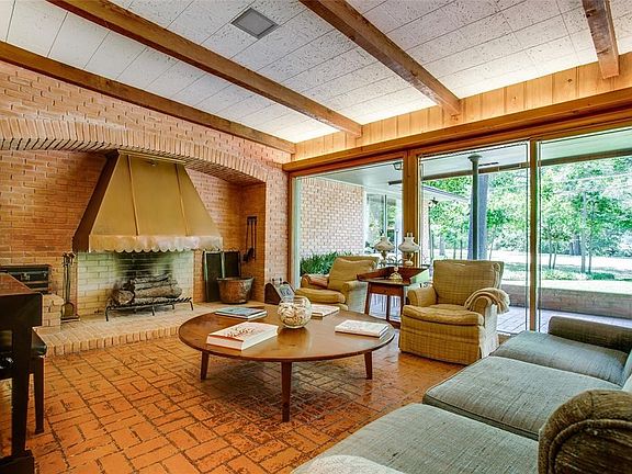 2nd image of 1009 Waterford Dr