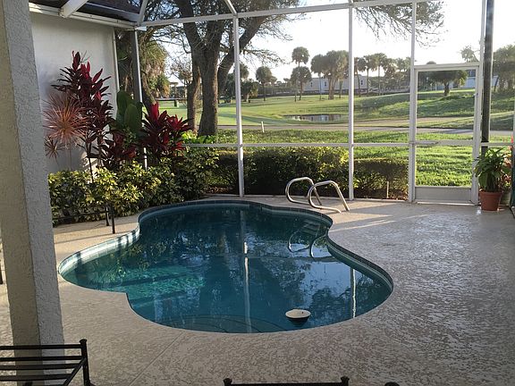 5th image of 917 Aquarina Blvd