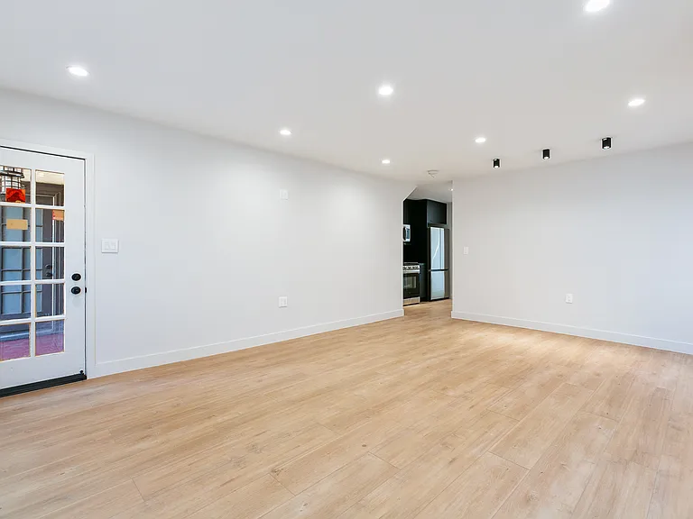 345 N Heliotrope Dr #A — Photo 5