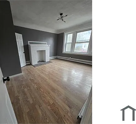 4 bed, $2,725 — Photo 2